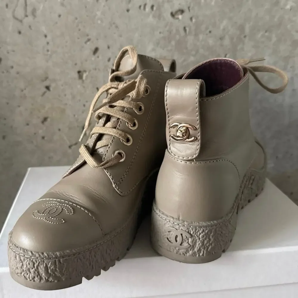 CHANEL CC Logo Beige Leather Turnlock Combat Boots SZ 36.5